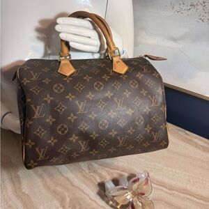 Authentic 2014 Louis Vuitton Classic speedy 30 in Monogram